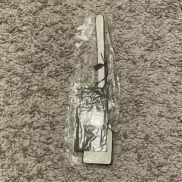 NWT “K•Carroll” Bag Tag Monogram Letter “G” White Bag Tag with “Black” Letter - Picture 3 of 4